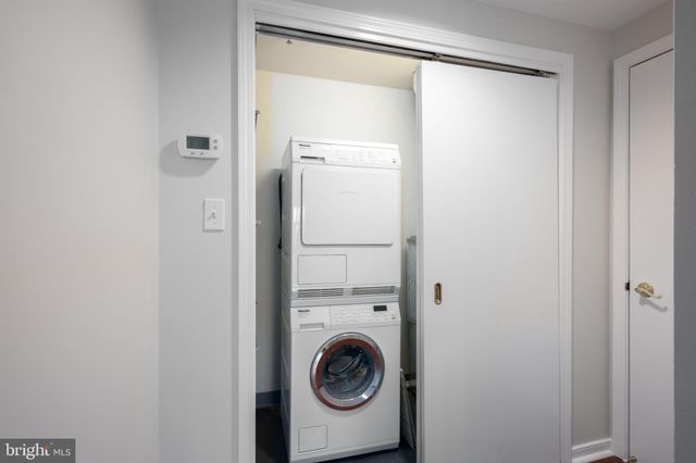 $406,000 | 250 President Street, Unit 508, Baltimore, MD 21202