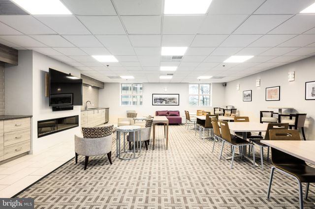 $406,000 | 250 President Street, Unit 508, Baltimore, MD 21202