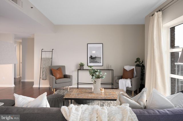 $406,000 | 250 President Street, Unit 508, Baltimore, MD 21202