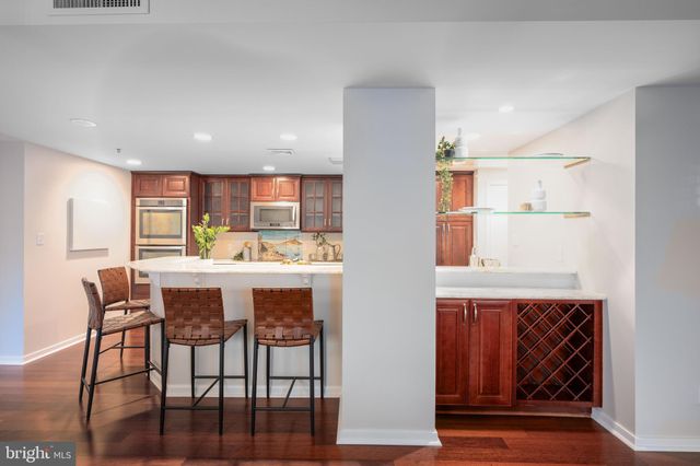 $406,000 | 250 President Street, Unit 508, Baltimore, MD 21202