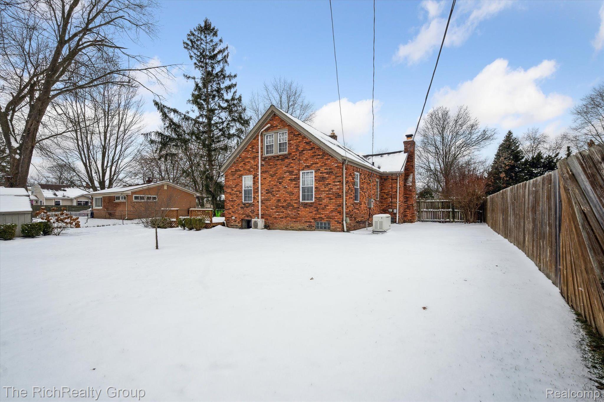 22496 Springbrook Avenue Farmington, MI 48336 - Photo 25 of 33