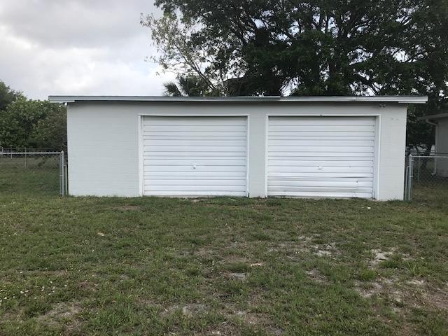 2545 2nd Avenue Northeast Palm Bay, FL 32905 - Photo 29 of 32 a view of outdoor space and yard