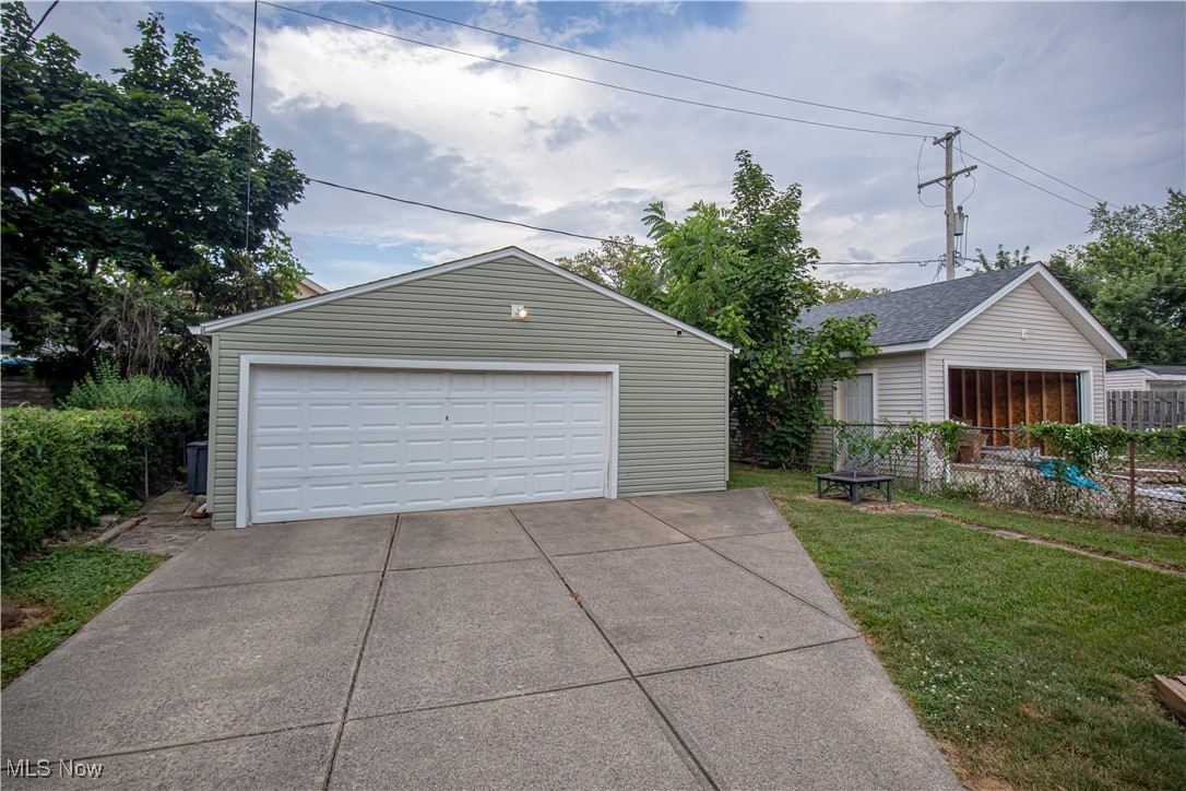 3689 Pennington Road Cleveland, OH 44120 - Photo 4 of 30 Gallery Image 4