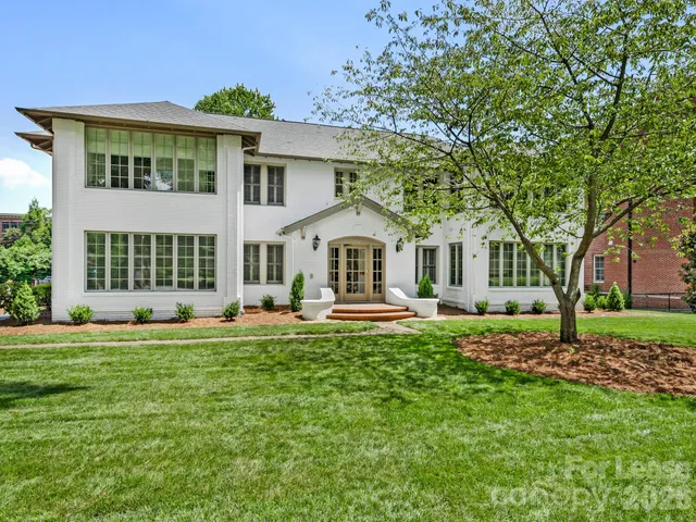 $2,575 | 2243 Selwyn Avenue, Unit 102, Charlotte, NC 28207