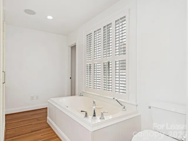 $2,575 | 2243 Selwyn Avenue, Unit 102, Charlotte, NC 28207