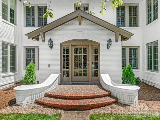 $2,575 | 2243 Selwyn Avenue, Unit 102, Charlotte, NC 28207