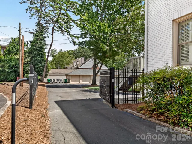 $2,575 | 2243 Selwyn Avenue, Unit 102, Charlotte, NC 28207