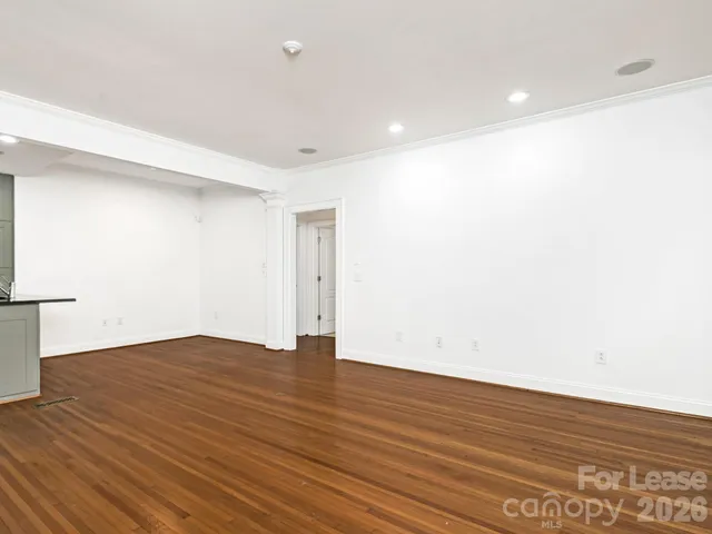 $2,575 | 2243 Selwyn Avenue, Unit 102, Charlotte, NC 28207