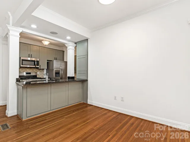 $2,575 | 2243 Selwyn Avenue, Unit 102, Charlotte, NC 28207