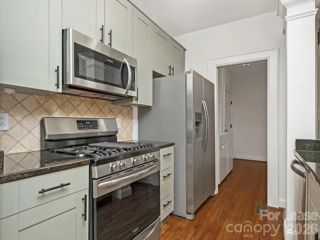 $2,575 | 2243 Selwyn Avenue, Unit 102, Charlotte, NC 28207