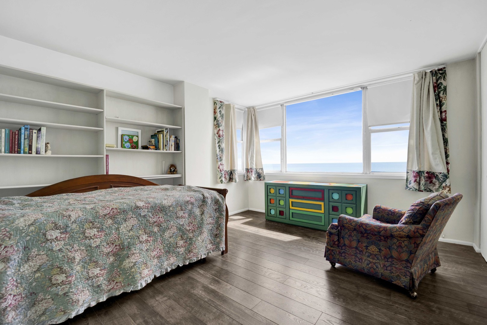 6301 North Sheridan Road, Unit 14L Chicago, IL 60660 - Photo 2 of 23 Gallery Image 2