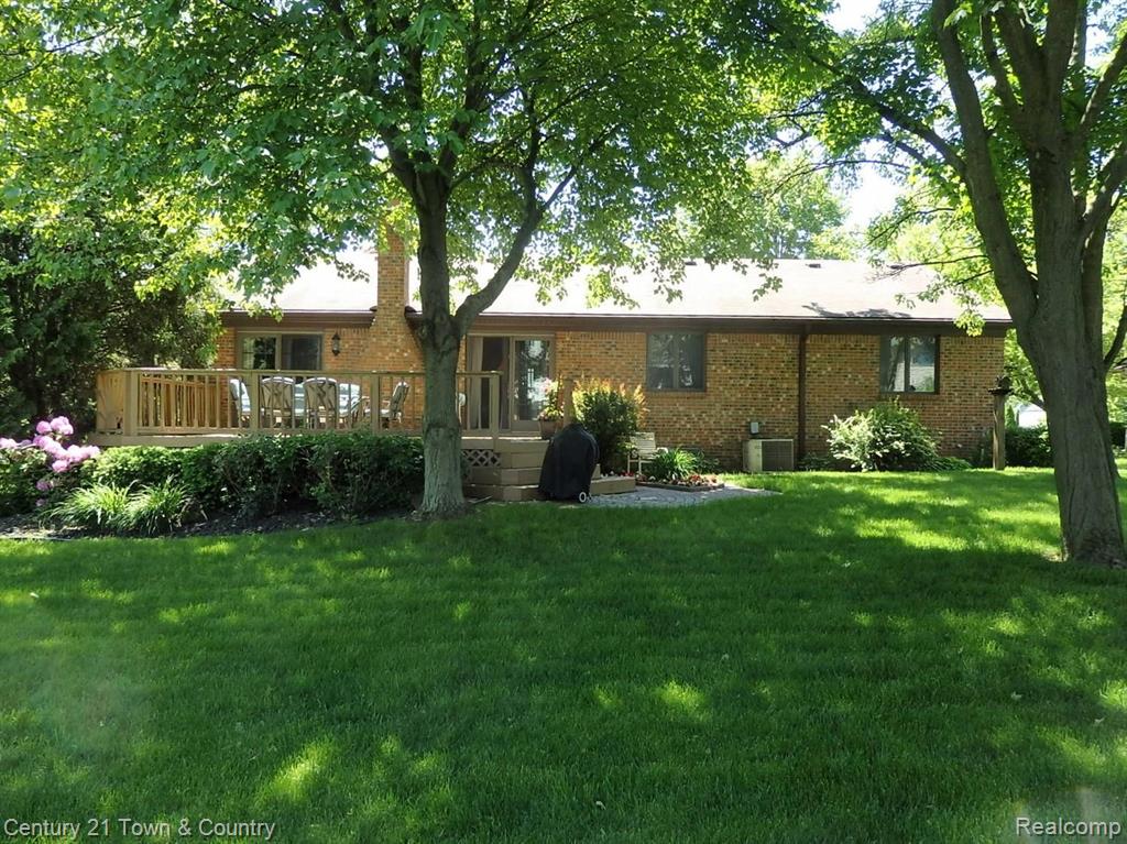 242 Poco Court Rochester Hills, MI 48307 - Photo 7 of 45
