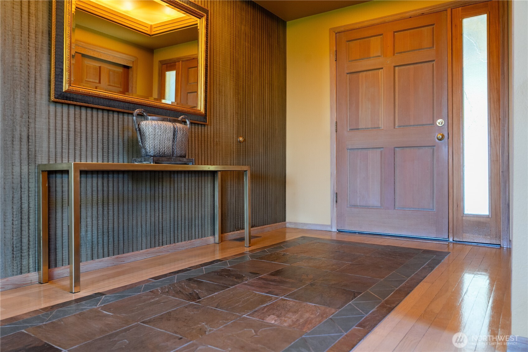 9297 44th Avenue Southwest Seattle, WA 98136 - Photo 7 of 40