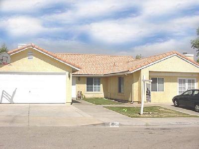 211 Ave R-9 Palmdale, CA 93550 - Photo 1 of 1 Primary Photo