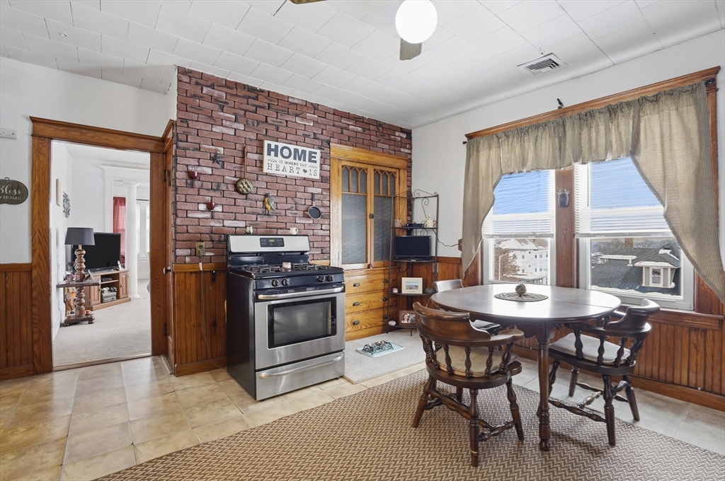 24 Ingleside Avenue Worcester, MA 01604 - Photo 24 of 39