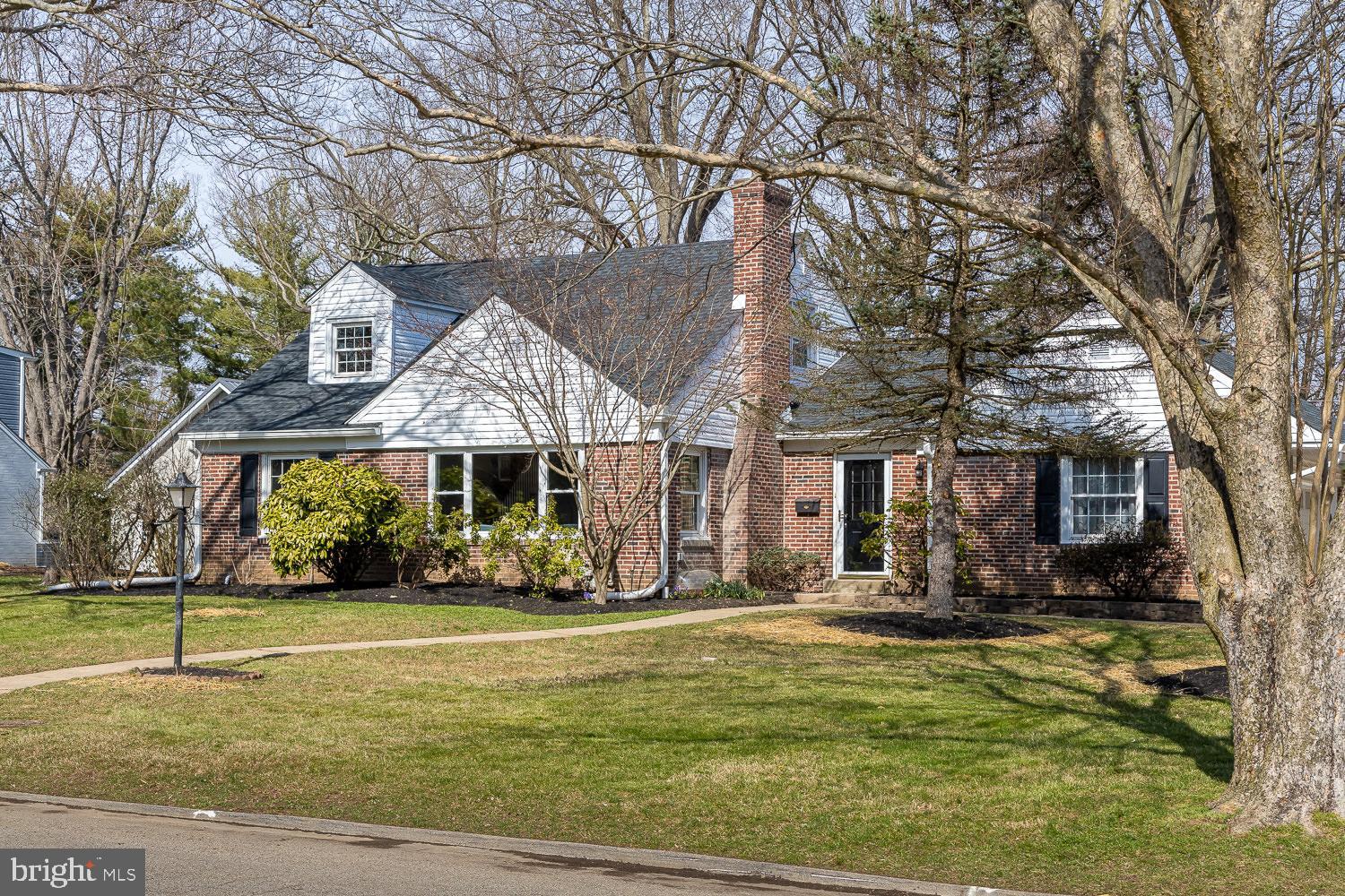 402 Golfview Road Wallingford, PA 19086 - Photo 1 of 24 Front Exterior