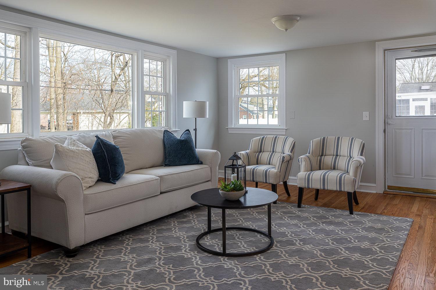 402 Golfview Road Wallingford, PA 19086 - Photo 10 of 24 Family Room