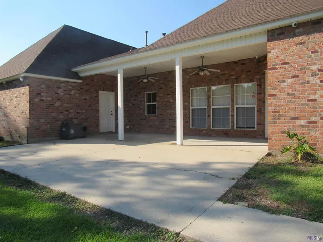 $675,000 | 16010 Peairs Road, Pride, LA 70770