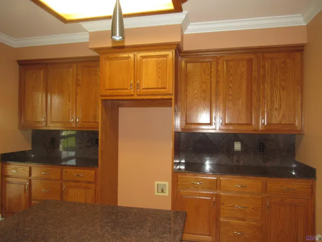 $675,000 | 16010 Peairs Road, Pride, LA 70770