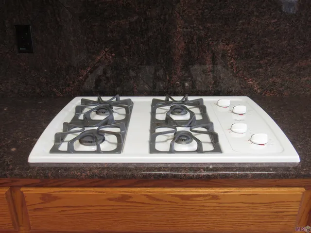 $675,000 | 16010 Peairs Road, Pride, LA 70770