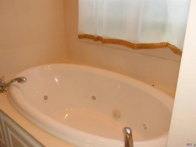 $675,000 | 16010 Peairs Road, Pride, LA 70770