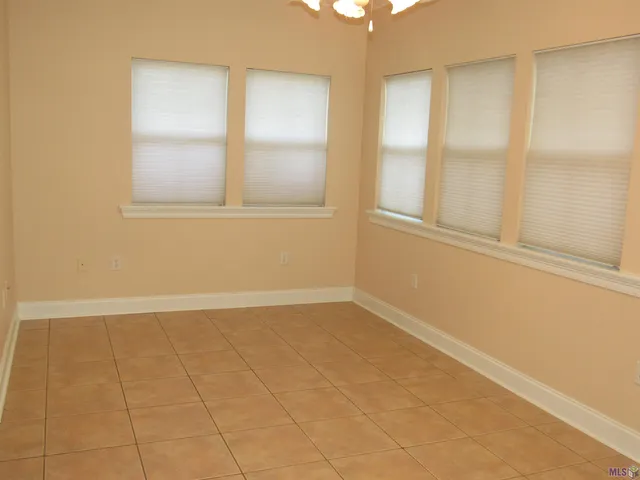 $675,000 | 16010 Peairs Road, Pride, LA 70770