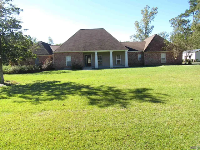 $675,000 | 16010 Peairs Road, Pride, LA 70770