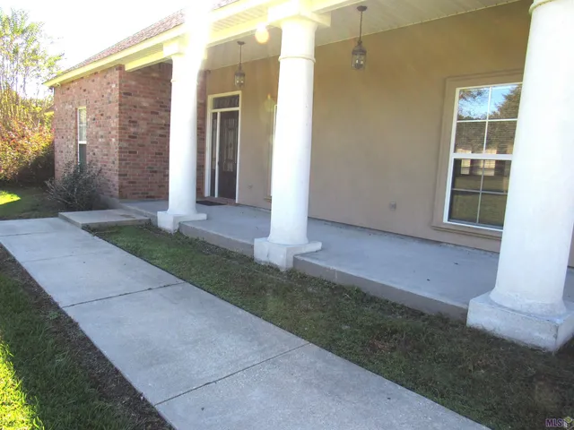 $675,000 | 16010 Peairs Road, Pride, LA 70770