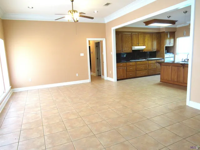 $675,000 | 16010 Peairs Road, Pride, LA 70770