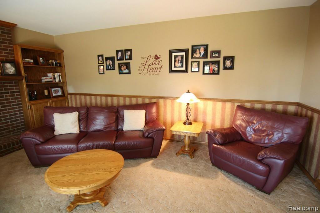 1559 Walnut Ridge Circle Canton, MI 48187 - Photo 12 of 30 Family Room