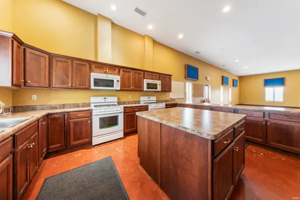 $1,495,000 | 11499 Nobles Chapel Road, Elberfeld, IN 47613
