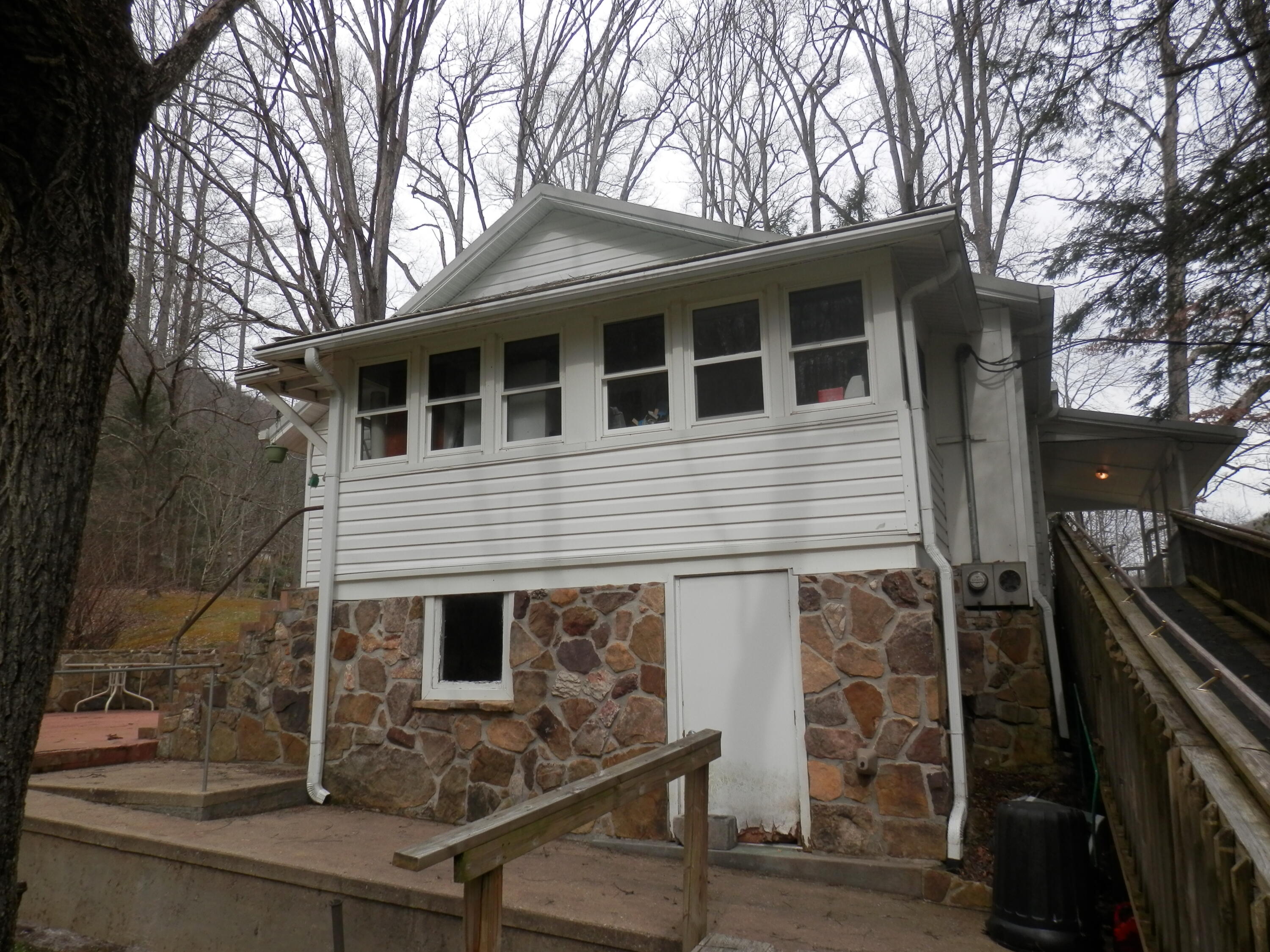 2078 Left Poor Valley Road Pennington Gap, VA 24277 - Photo 38 of 57 P3180761