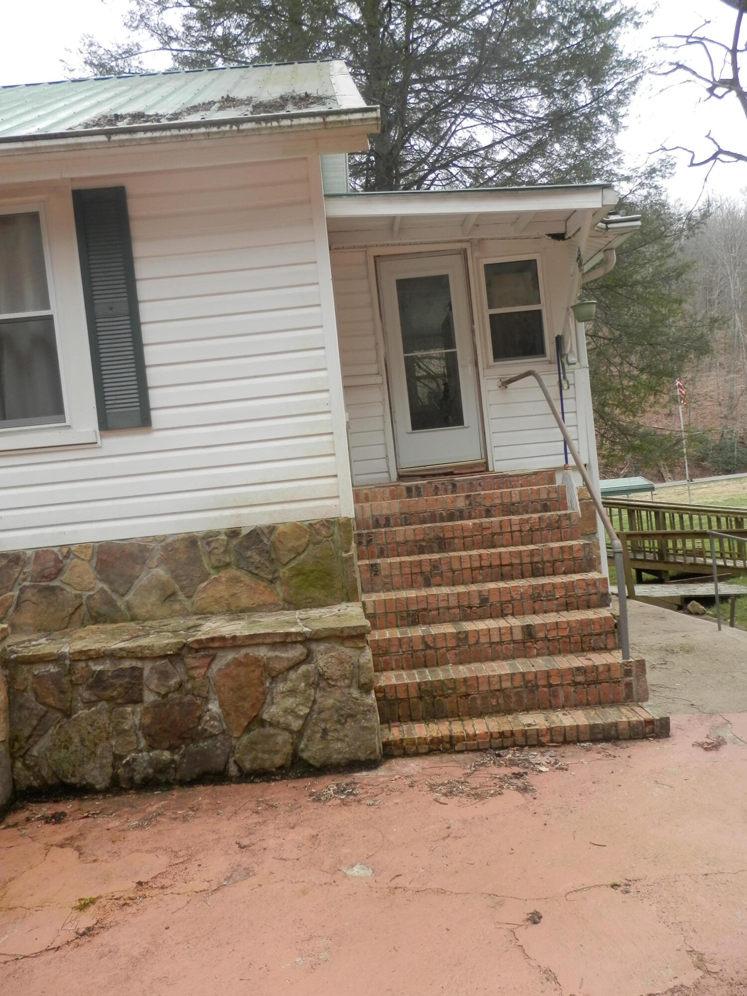 2078 Left Poor Valley Road Pennington Gap, VA 24277 - Photo 40 of 57 P3180764