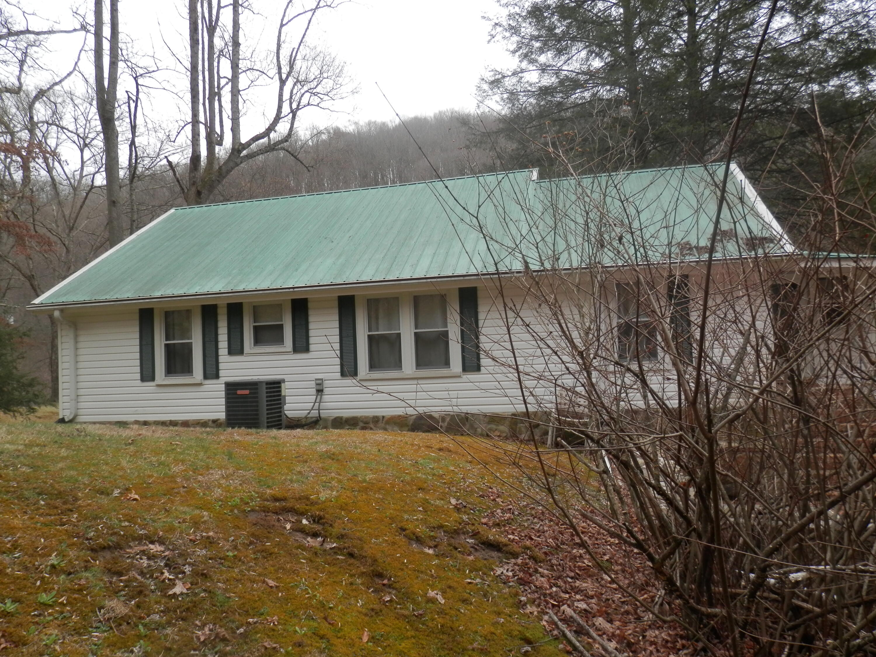 2078 Left Poor Valley Road Pennington Gap, VA 24277 - Photo 41 of 57 P3180766
