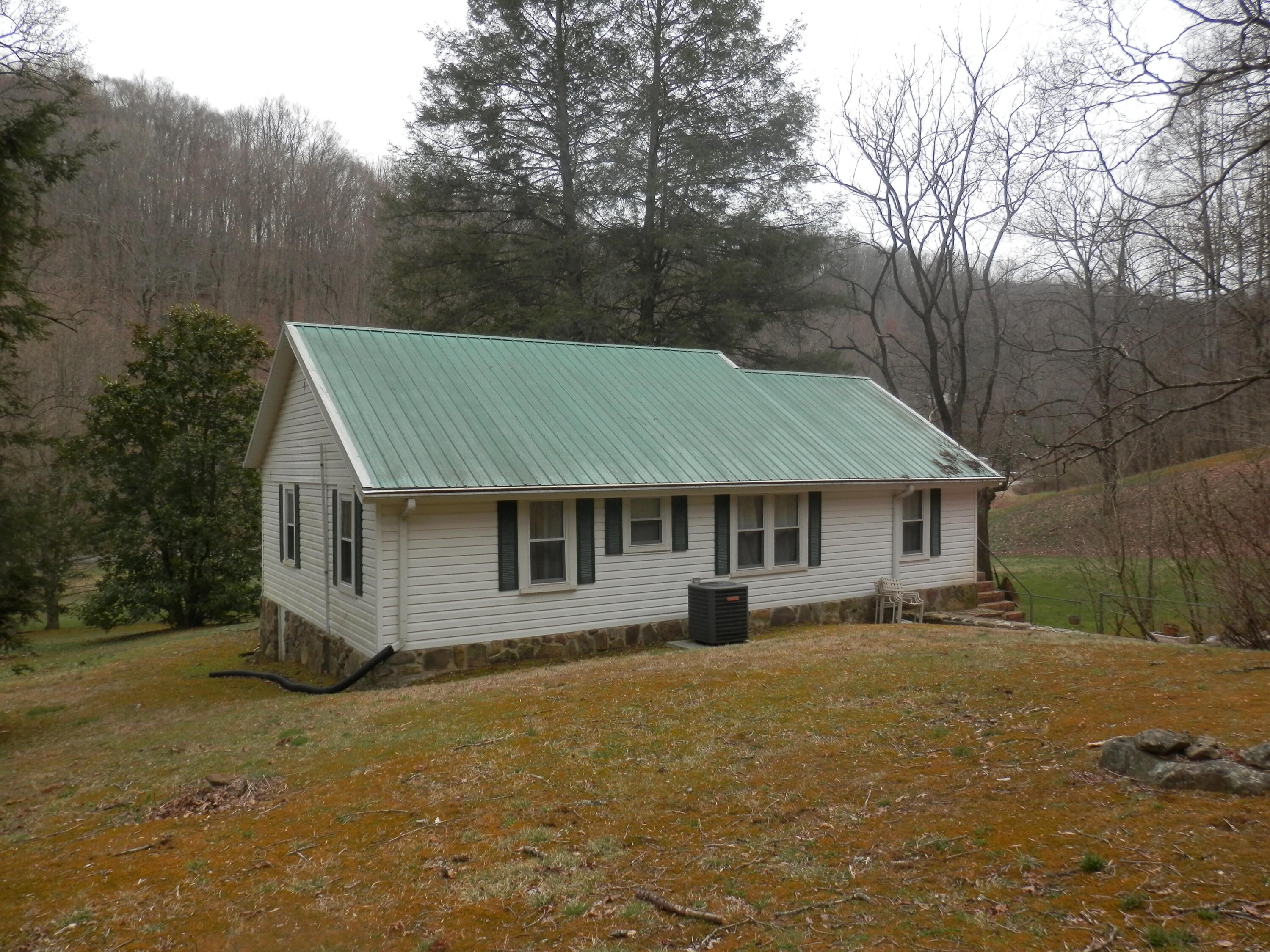 2078 Left Poor Valley Road Pennington Gap, VA 24277 - Photo 9 of 57 P3180769