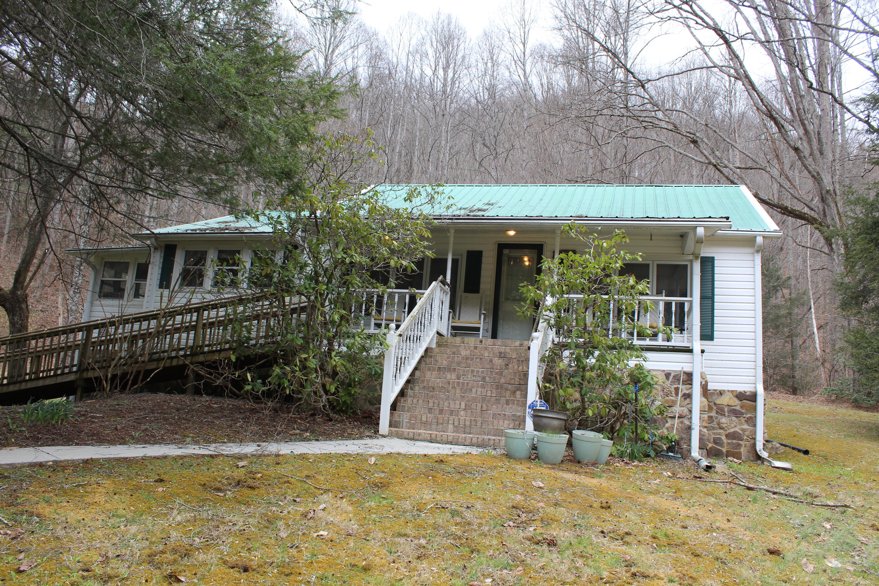 2078 Left Poor Valley Road Pennington Gap, VA 24277 - Photo 10 of 57 IMG_1668