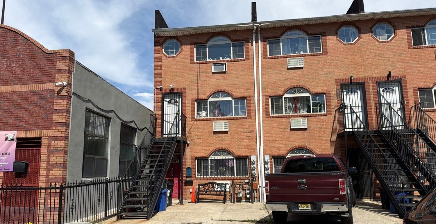 2819 Albemarle Road Brooklyn, NY 11226 - Photo 4 of 6 Gallery Image 4
