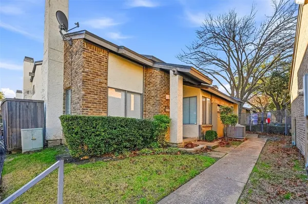 $1,700 | 821 Dublin Drive, Unit 211, Richardson, TX 75080