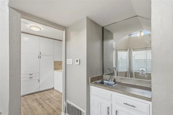 $1,700 | 821 Dublin Drive, Unit 211, Richardson, TX 75080