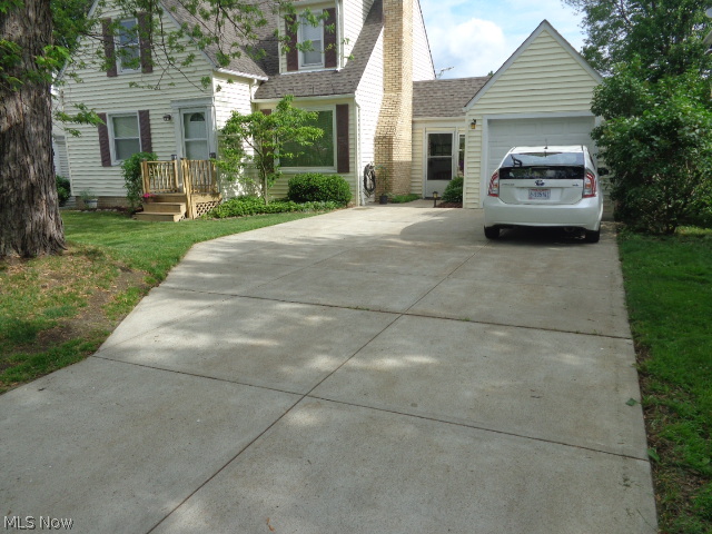 5100 West Ridgewood Drive Parma, OH 44134 - Photo 20 of 22 Double Driveway