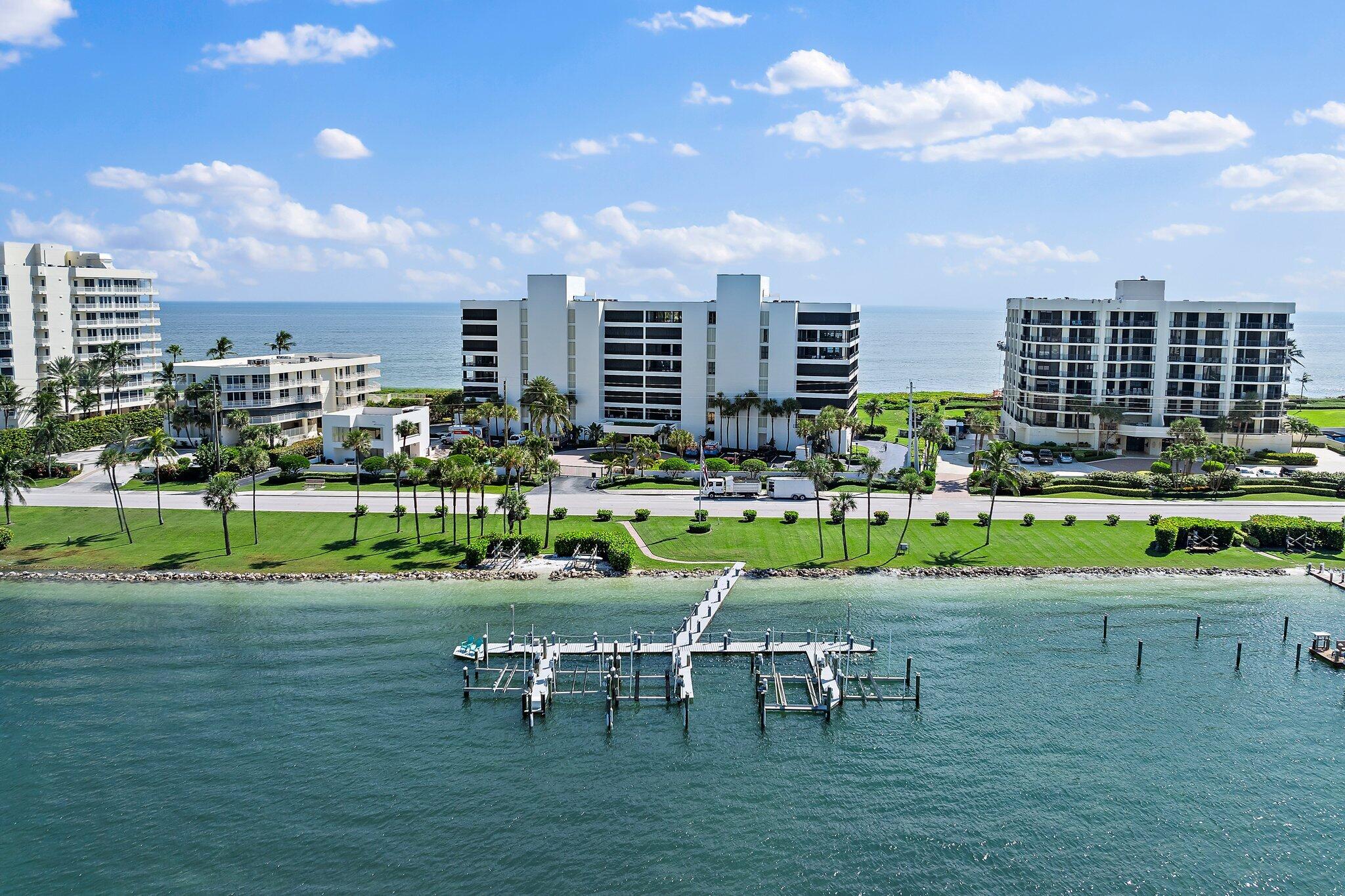 19900 South Beach Road, Unit 701 Jupiter, FL 33469 - Photo 4 of 66 009-19900BeachRd-Jupiter-FL-33469-SMALL
