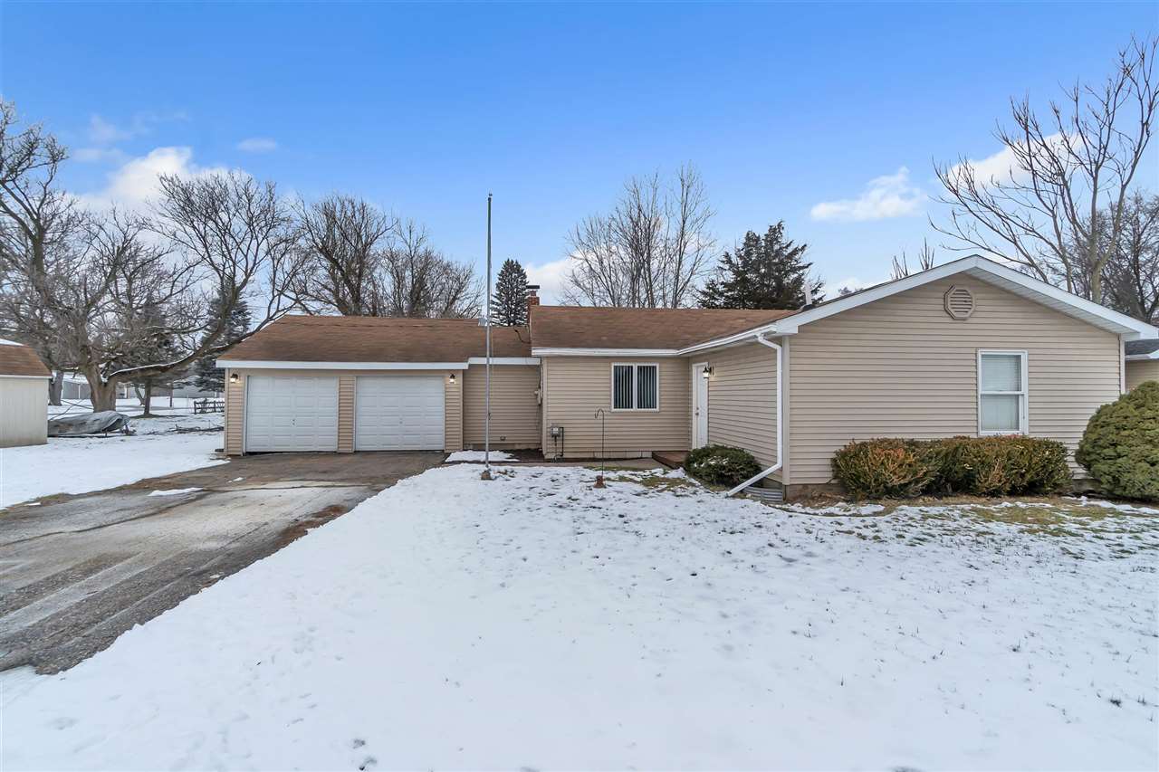 4437 East Coldwater Road Flint, MI 48506 - Photo 1 of 27