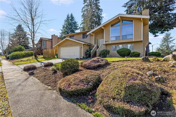 $3,250 | 1601 Olympia Avenue Southeast, Renton, WA 98058