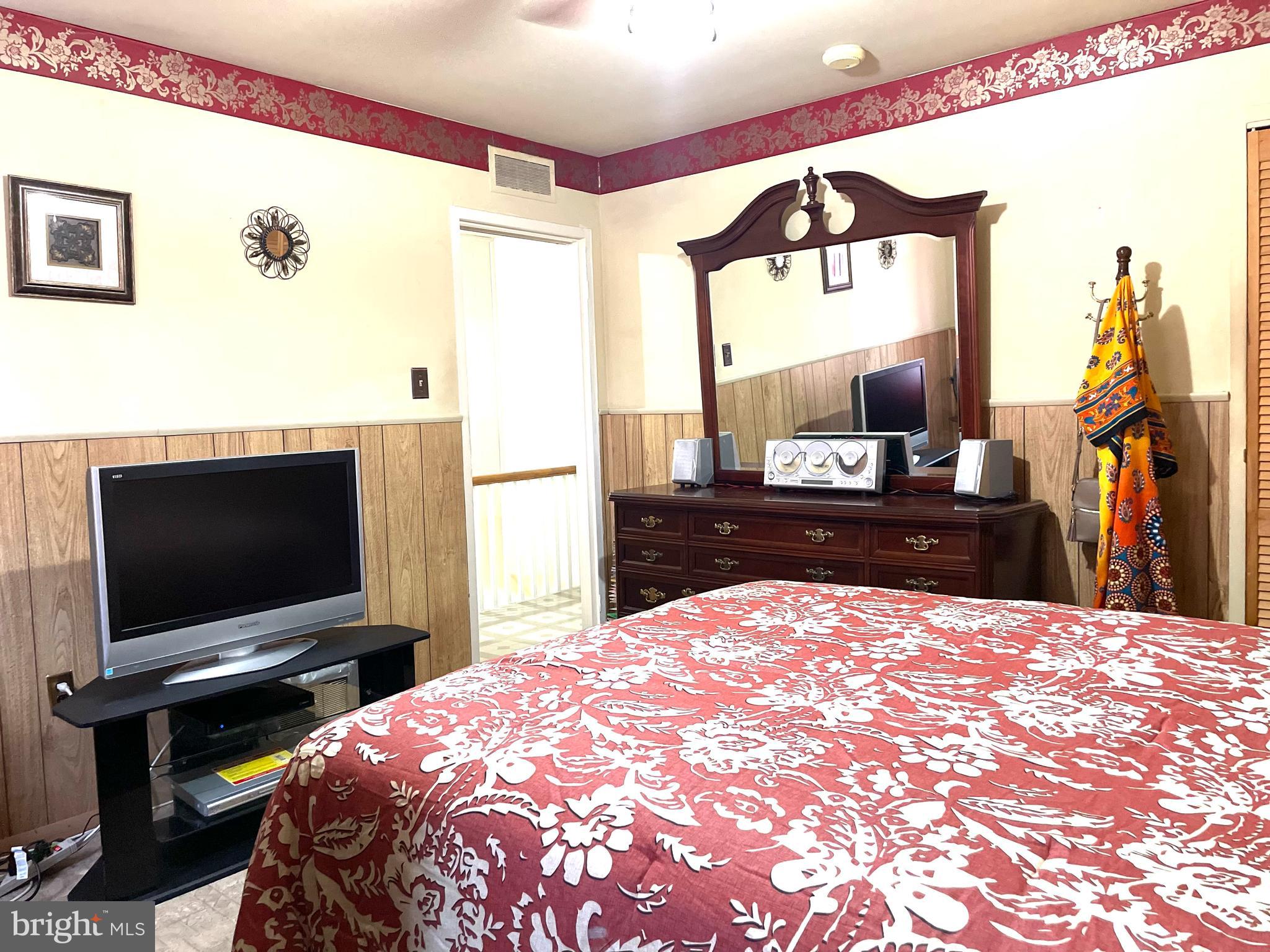 5732 Mitchell Road Levittown, PA 19057 - Photo 17 of 25 Gallery Image 17