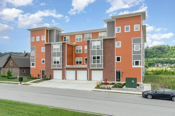 $3,200 | 617 Manhattan Boulevard, Unit 302, Dayton, KY 41074