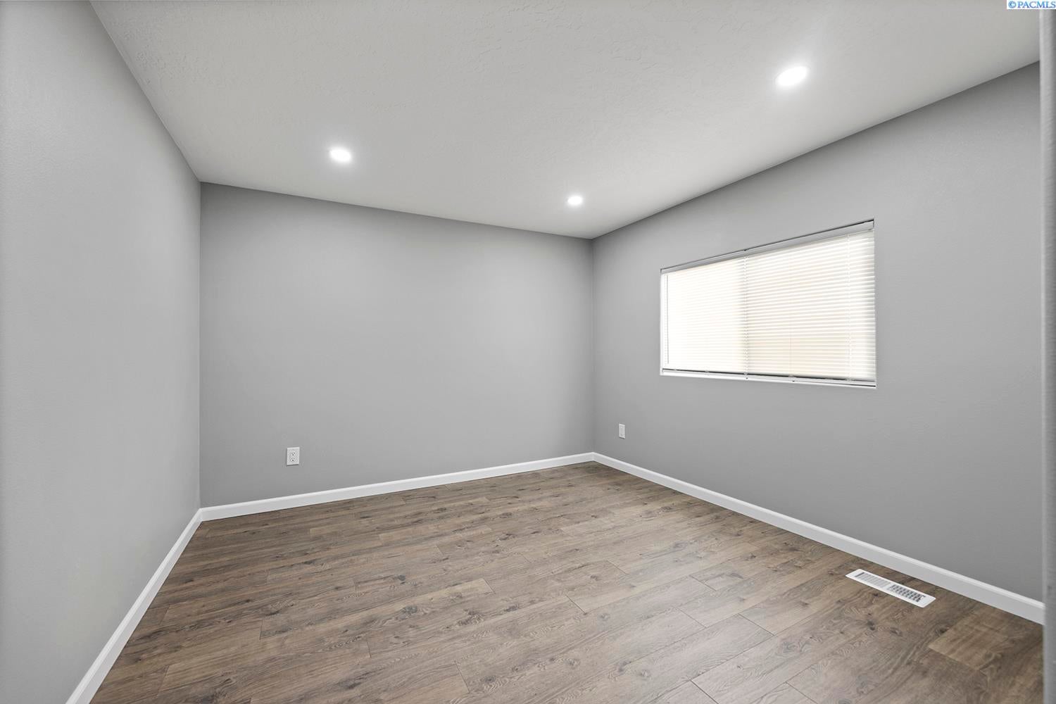 215735 East Game Farm Road Kennewick, WA 99337 - Photo 24 of 31 Gallery Image 24