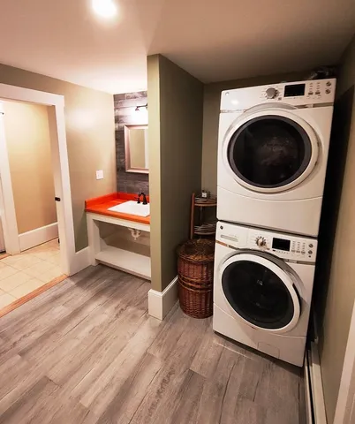 $1,800 | 208 West Shore Road, Unit 5, Bristol, NH 03222