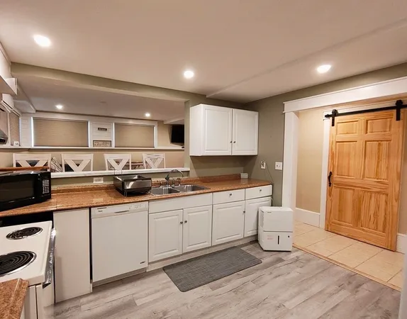 $1,800 | 208 West Shore Road, Unit 5, Bristol, NH 03222