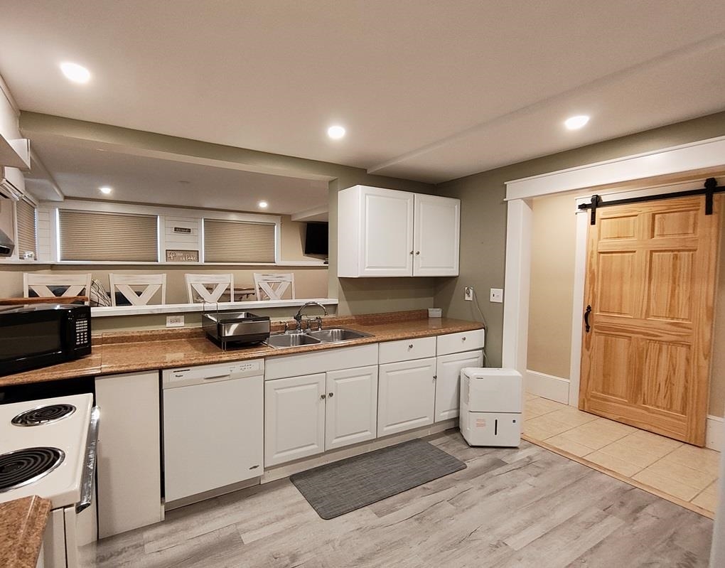 208 West Shore Road, Unit 5 Bristol, NH 03222 - Photo 8 of 20