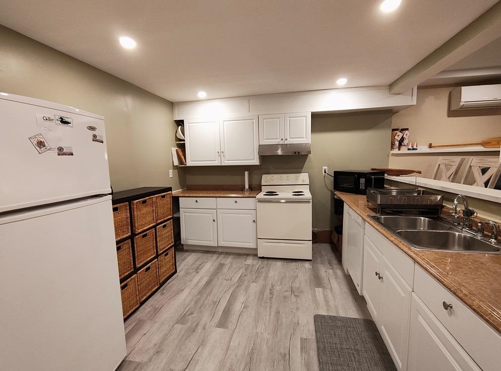 208 West Shore Road, Unit 5 Bristol, NH 03222 - Photo 9 of 20